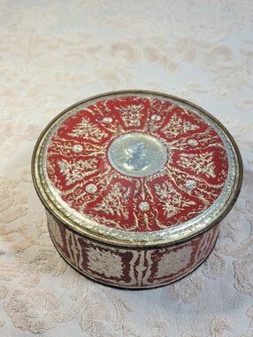Vintage 1950's Collectible Guildcraft Metal Tin Made In NYC